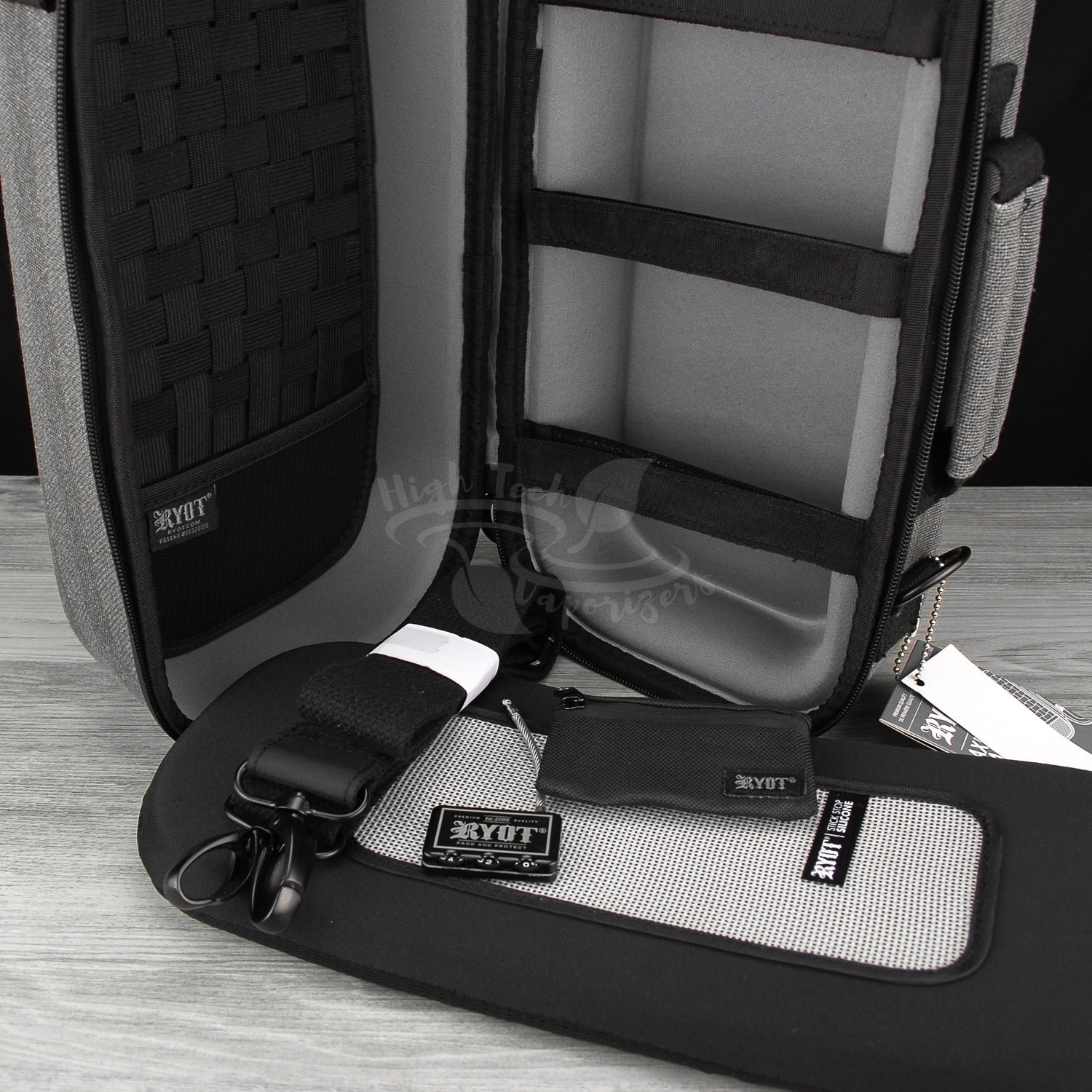 Ryot 35cm Axe Pack W/ SmellSafe Technology - Image 2